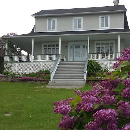 Auberge Gite Maison Des Lilas La Malbaie Exterior foto