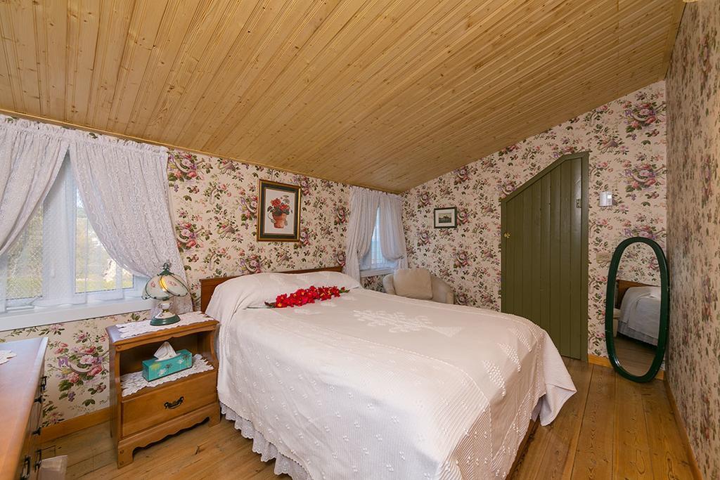 Auberge Gite Maison Des Lilas La Malbaie Exterior foto